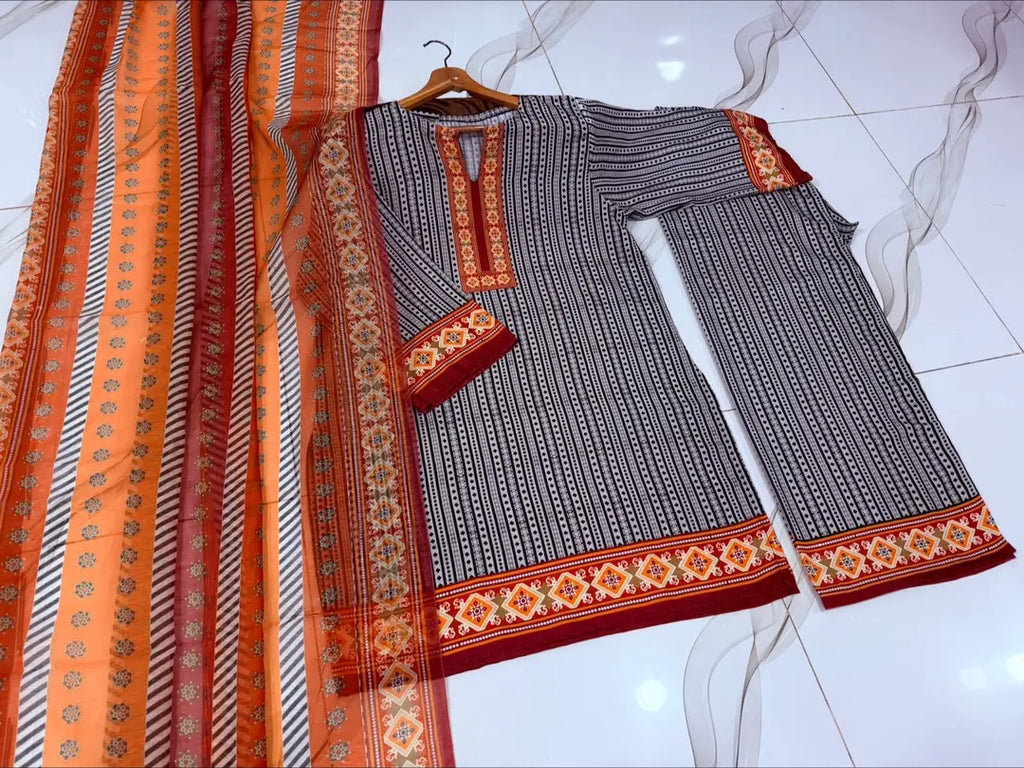 3 Pcs Women's Stitched Dobby Lawn Printed Suit
