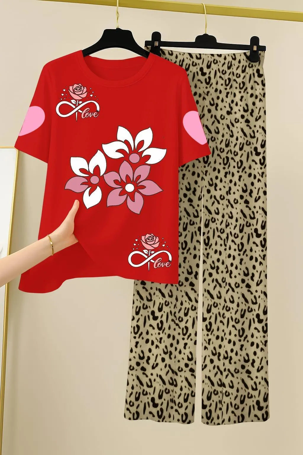 Red Printed Women's 2-Piece Night Suit Medium to XL