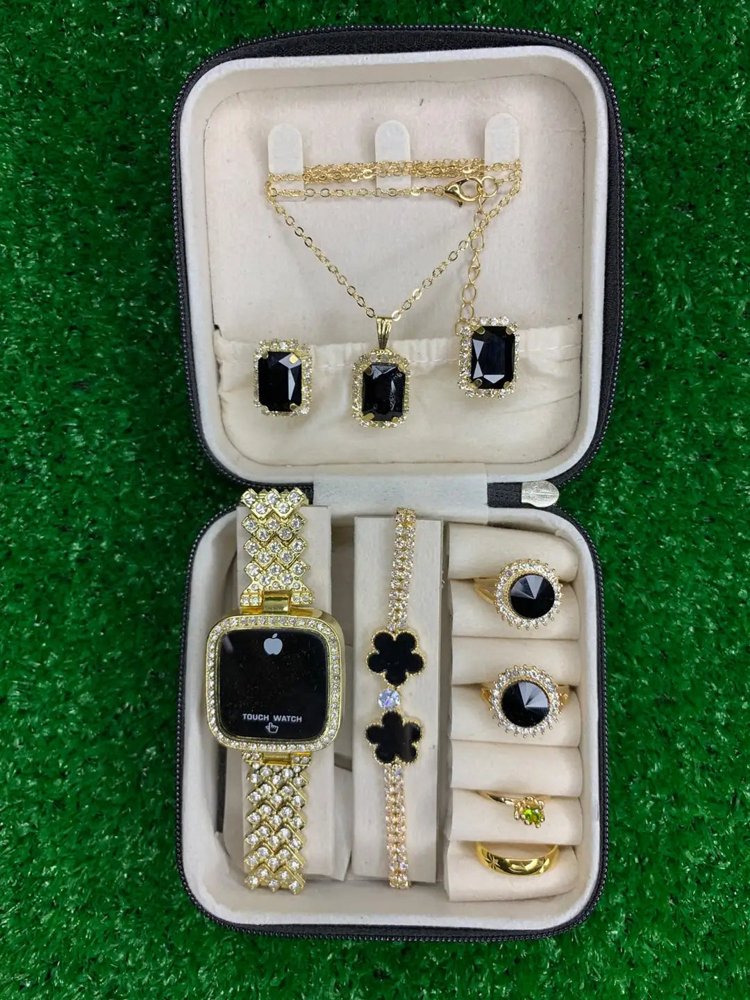 Pack of 8PCS Women's Trendy Gift Choice For Girls And Women Watch Set