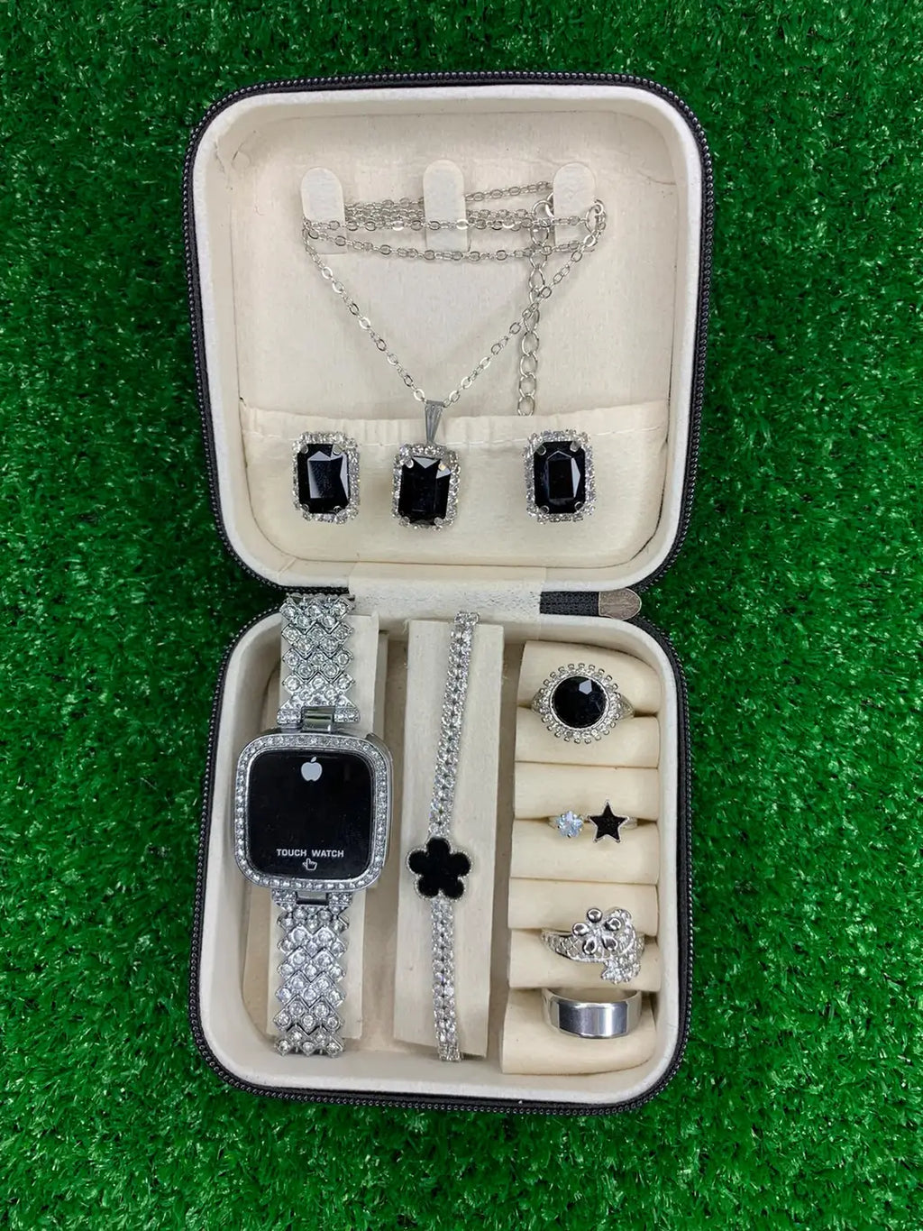 Pack of 8PCS Women's Trendy Gift Choice For Girls And Women Watch Set