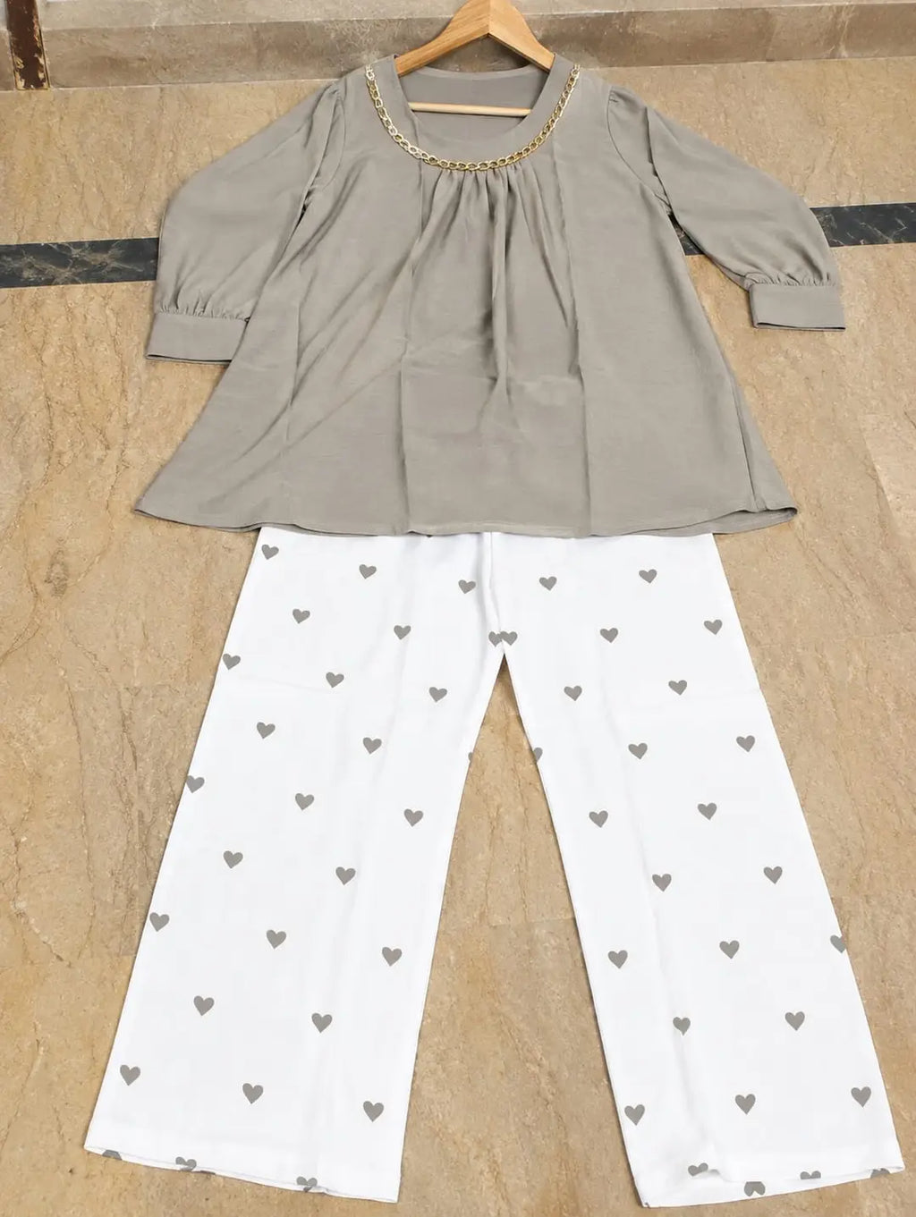 2 Pcs Women's Stitched Grip Plain Co-Ord Set