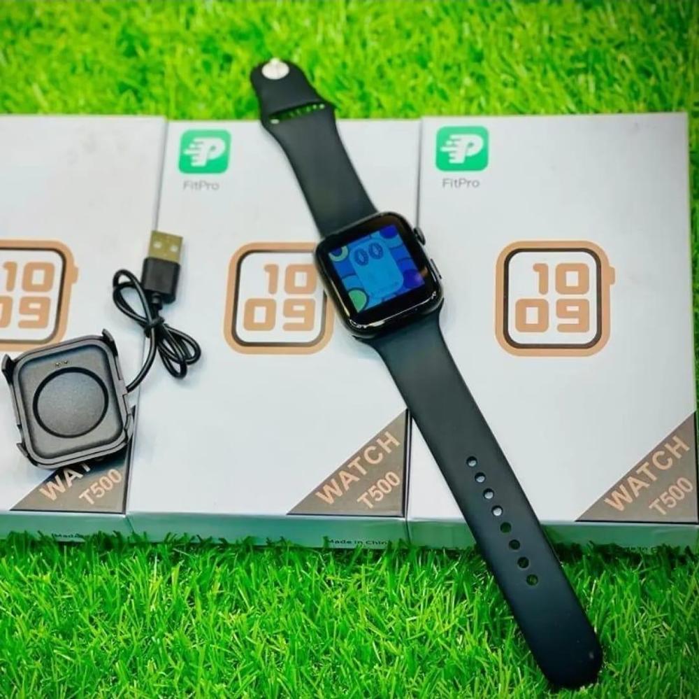 Smartwatch T500 Bluetooth with 2.5D Glass & Silicone Strap