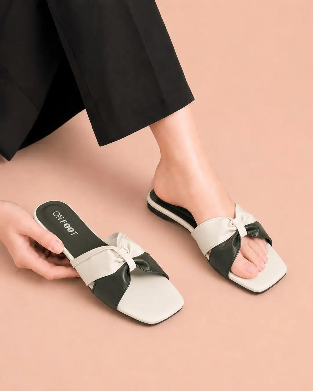 Women's Dual Tone Knot Flat Sandals - 079 - Green & White