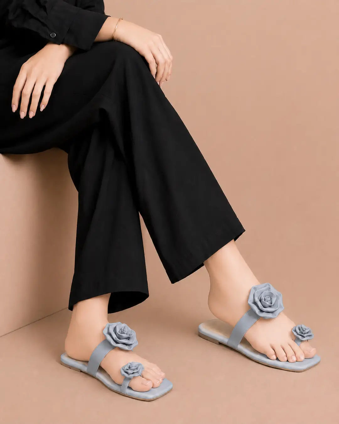 Floral Toe Ring Flat - 078 - Grey