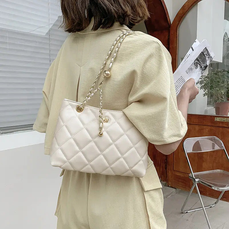 White Quilted Diamond Chain Crossbody Bag for Women