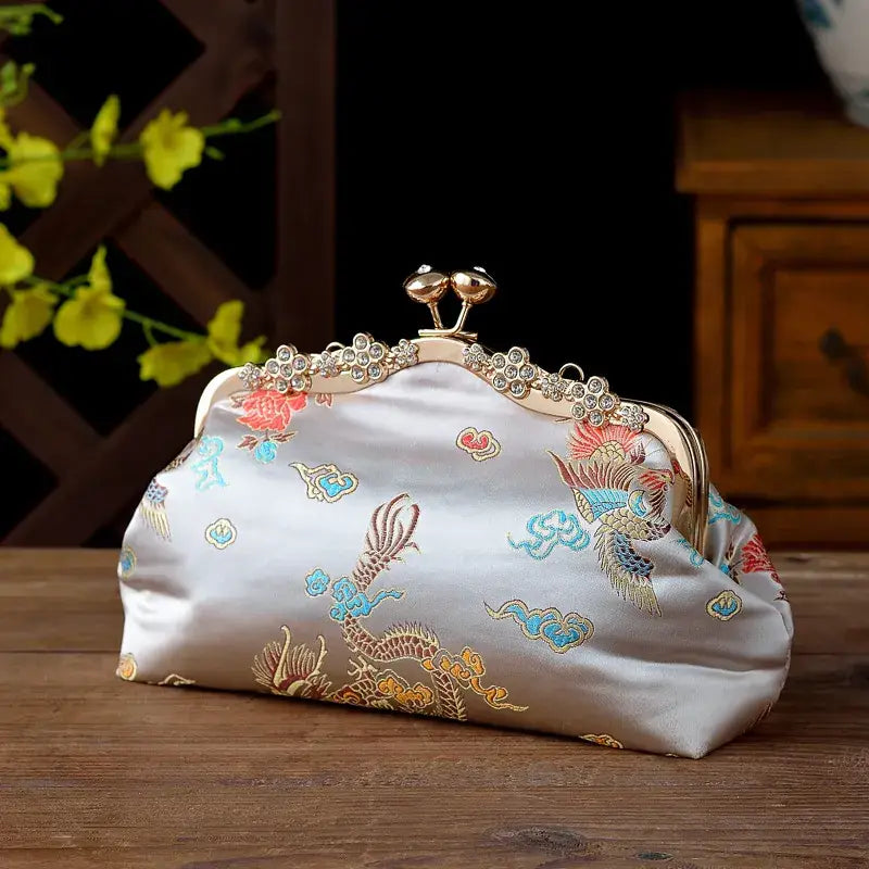 Vintage Embroidered Banquet Bag for Women
