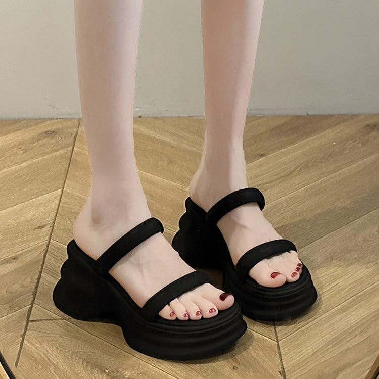 Thick-soled height-increasing sandals and slippers for women's 2025 summer latest outdoor wear fashionable all-match casual small one-word sandals with sandals