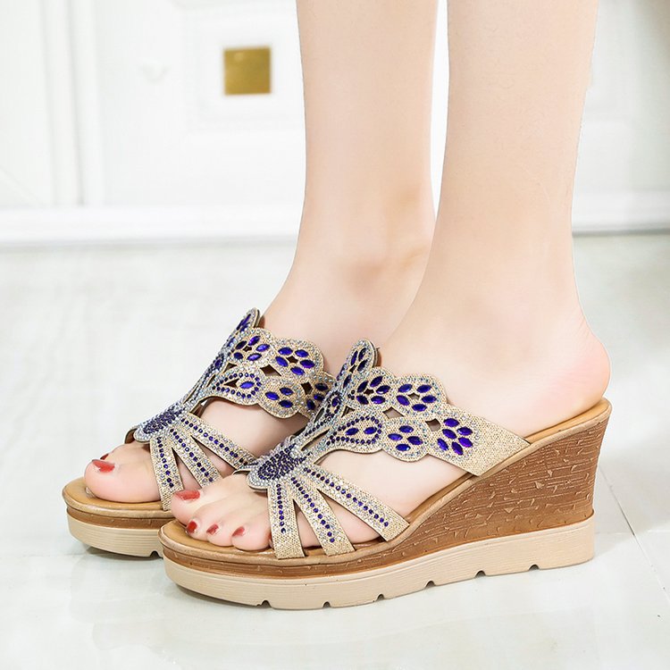 Summer New Style Rhinestone High Heel Wedge Sandals for Women Platform Thick Sole Slippers Wedge Heel Large Size Sandals Wholesale