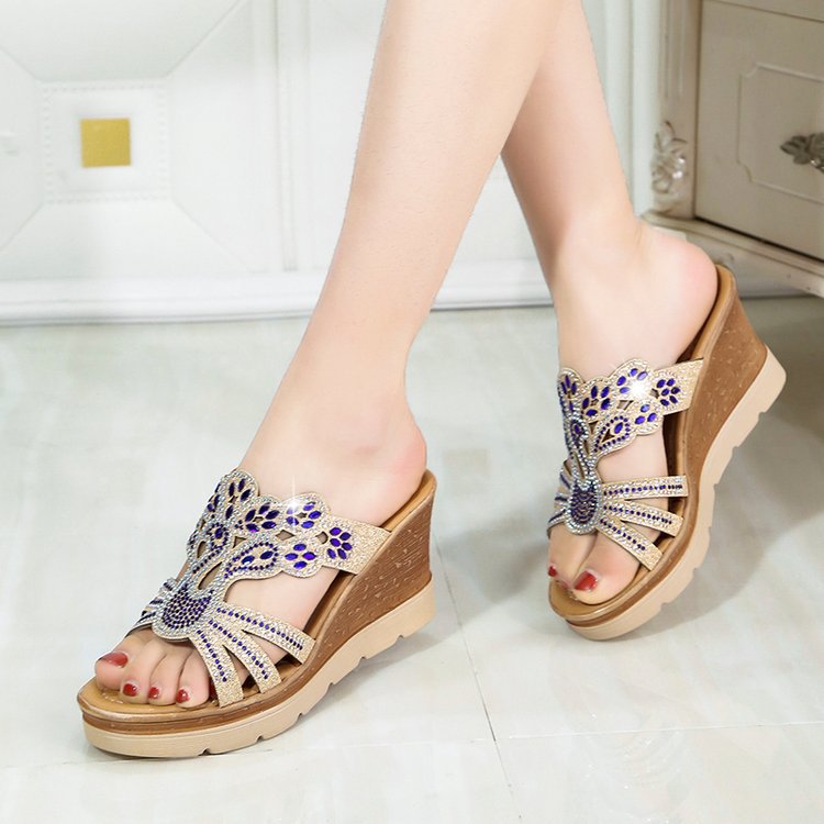 Summer New Style Rhinestone High Heel Wedge Sandals for Women Platform Thick Sole Slippers Wedge Heel Large Size Sandals Wholesale