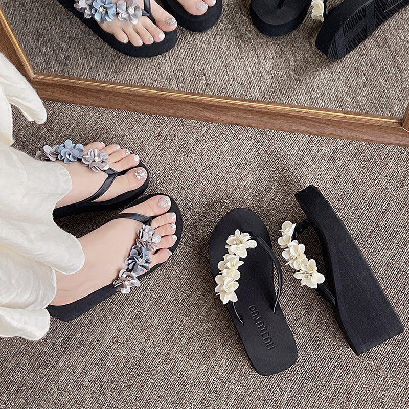 Outdoor student flip-flops women's summer non-slip sandals simple beach slippers flip-flops Korean style wedge platform