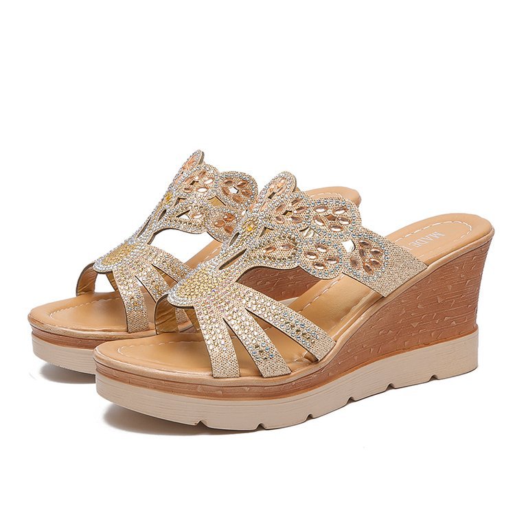 Summer New Style Rhinestone High Heel Wedge Sandals for Women Platform Thick Sole Slippers Wedge Heel Large Size Sandals Wholesale
