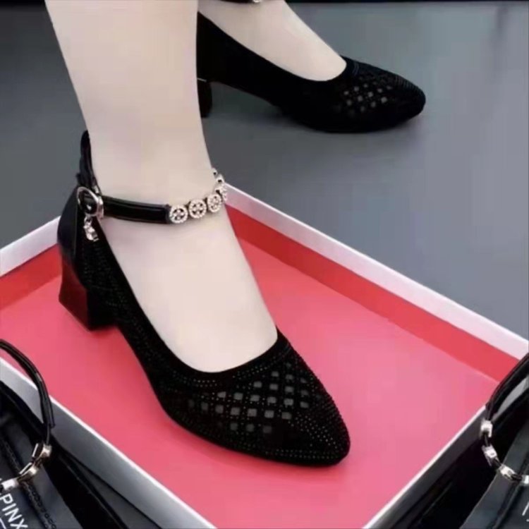 Hollow Mesh Breathable Sandals Women's 2025 Summer New Pointed Middle-aged Mother Shoes Mid-heel Square Dance Shoes