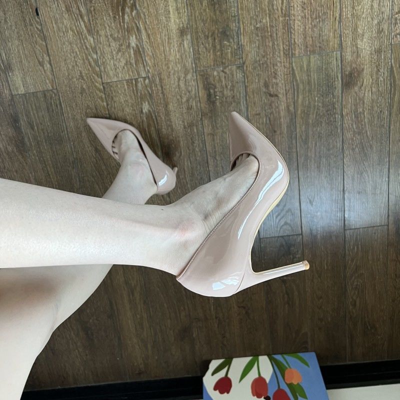 Non-Abrasive Nude High-Heeled Shoes with a Niche Design and Elegant Summer Style That Are Not Tiring for the Feet, Pointed-Toe Stiletto Heels with Skirts and Flats for Women