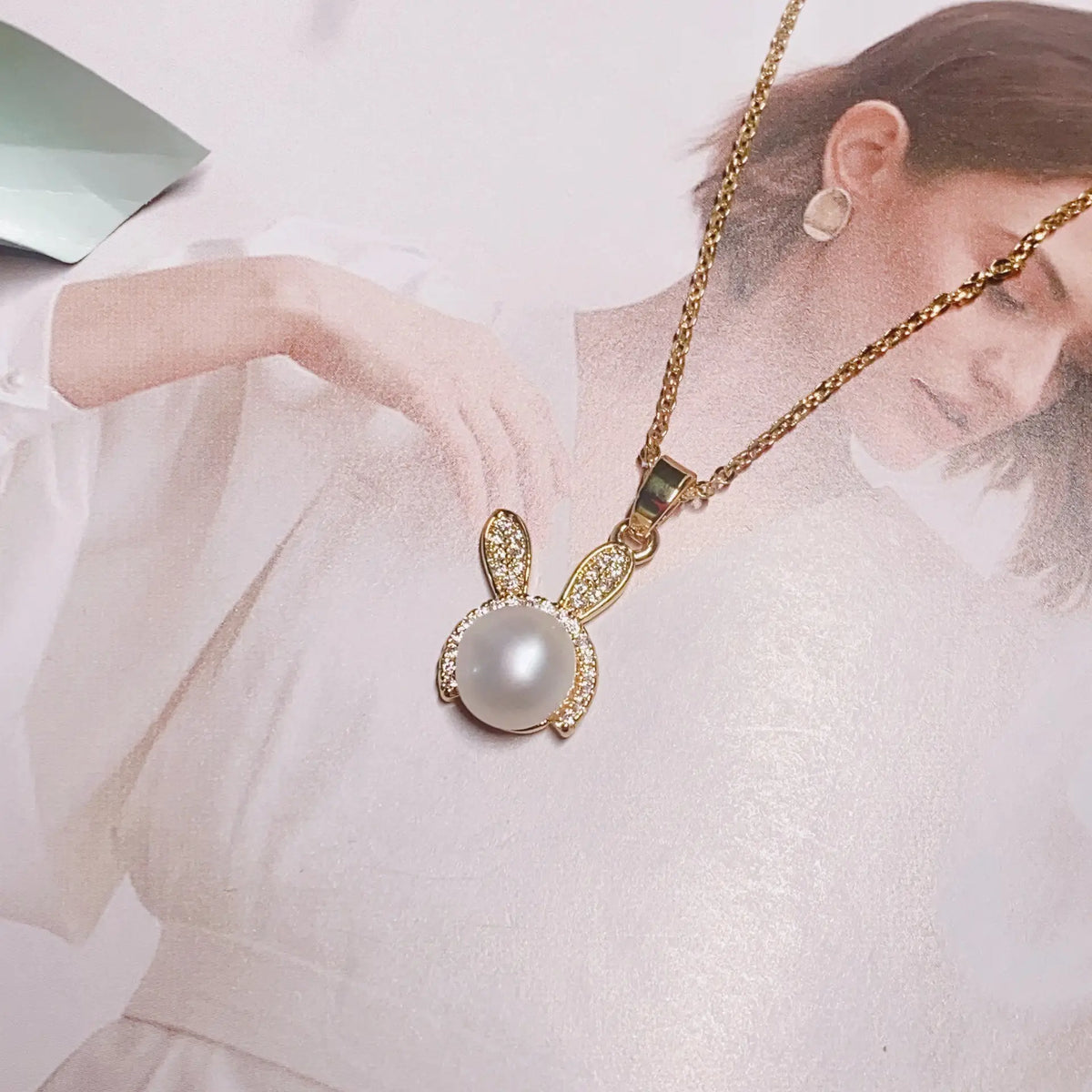 Women's Pearl Pendant Necklace with Balance Wood & Copper Bag